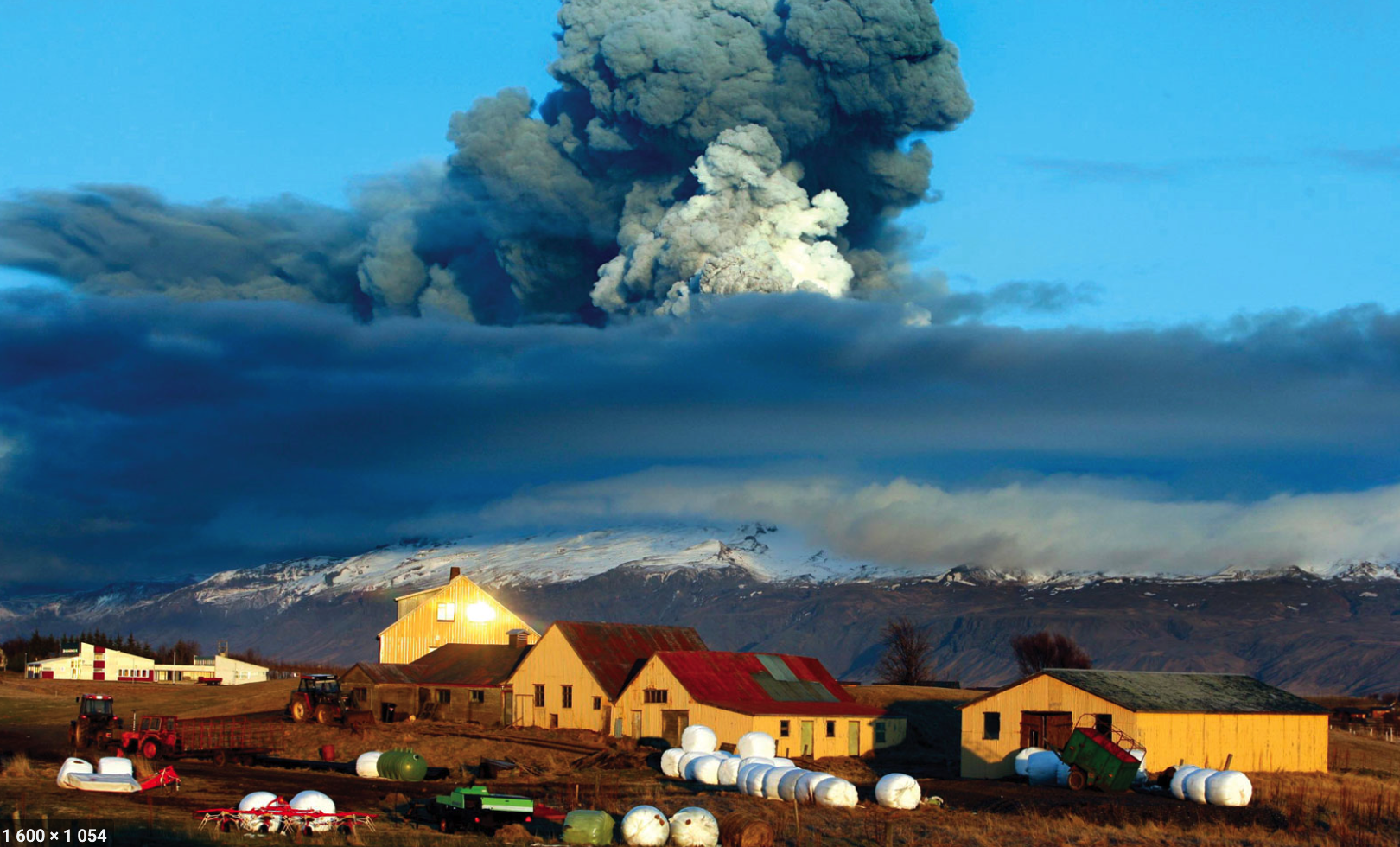 top 10 stunning volcanoes around the world 158239 620ad234501fd