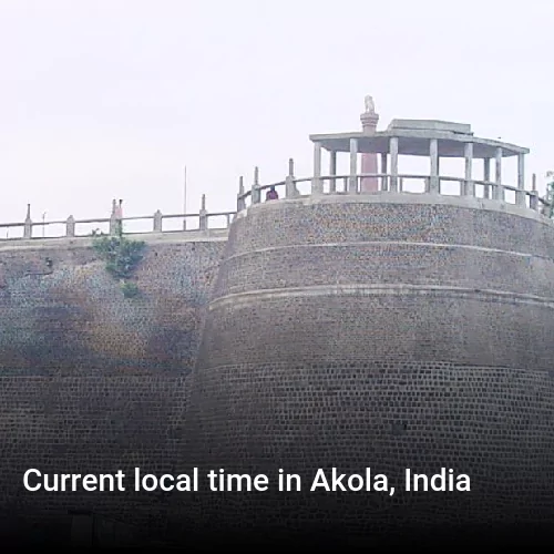 Current local time in Akola, India